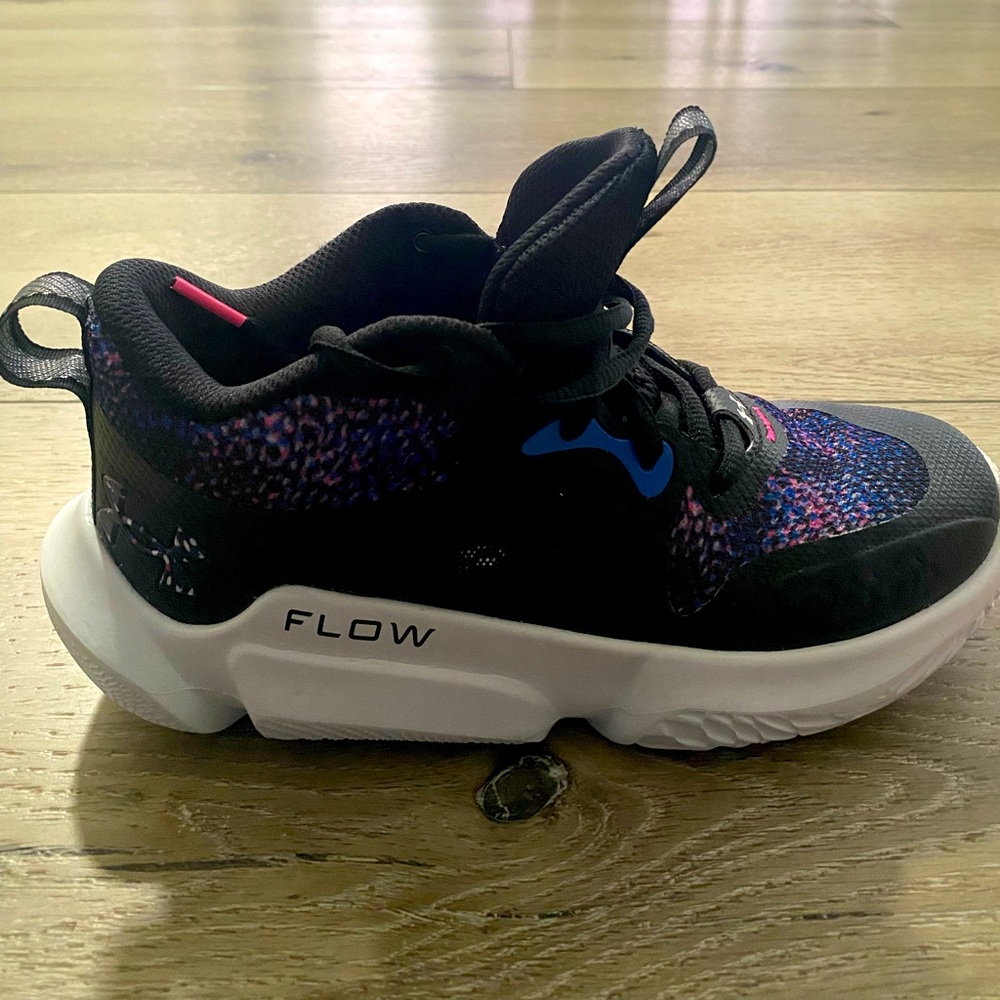 Girls under armor basketball shoes